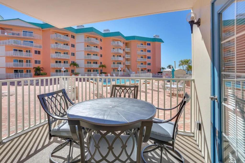 Beach Palms- Unit 102 クリアウォーター・ビーチ エクステリア 写真