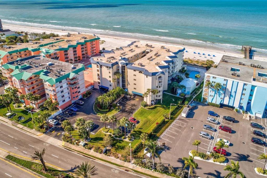 Beach Palms- Unit 102 クリアウォーター・ビーチ エクステリア 写真