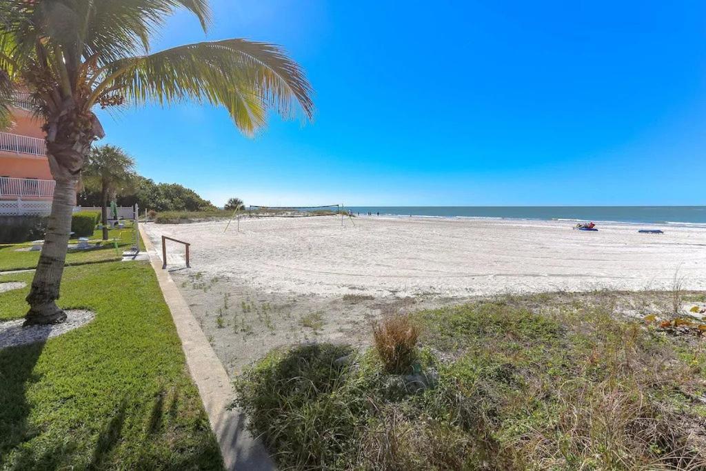 Beach Palms- Unit 102 クリアウォーター・ビーチ エクステリア 写真